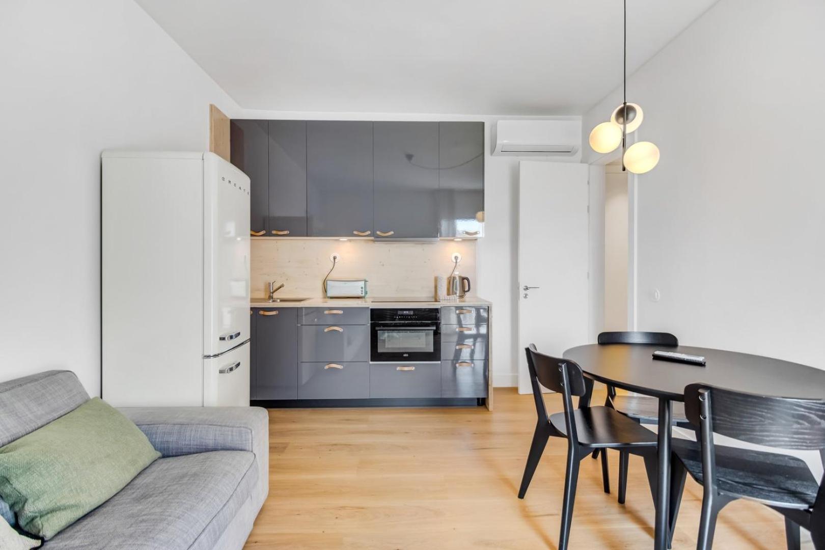 New 2br Fancy Luminous W/ Ac | By Airnest Apartment Lisbon